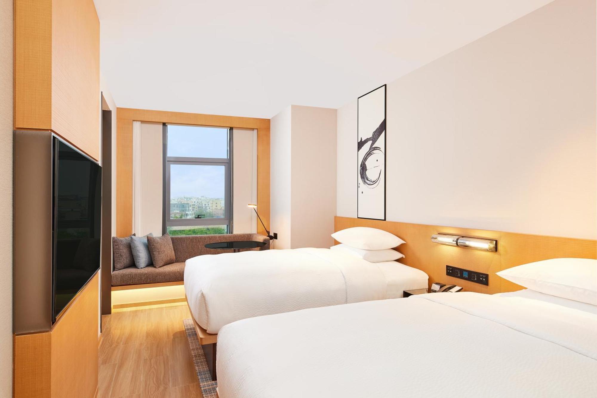 Fairfield By Marriott Guangzhou Konggang Hotell Exteriör bild