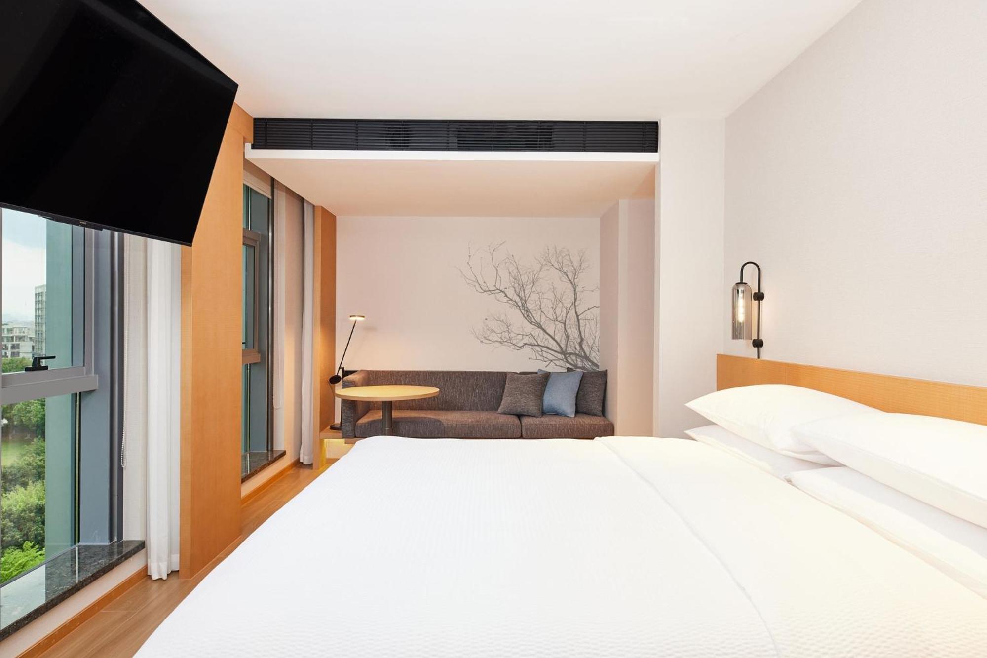 Fairfield By Marriott Guangzhou Konggang Hotell Exteriör bild