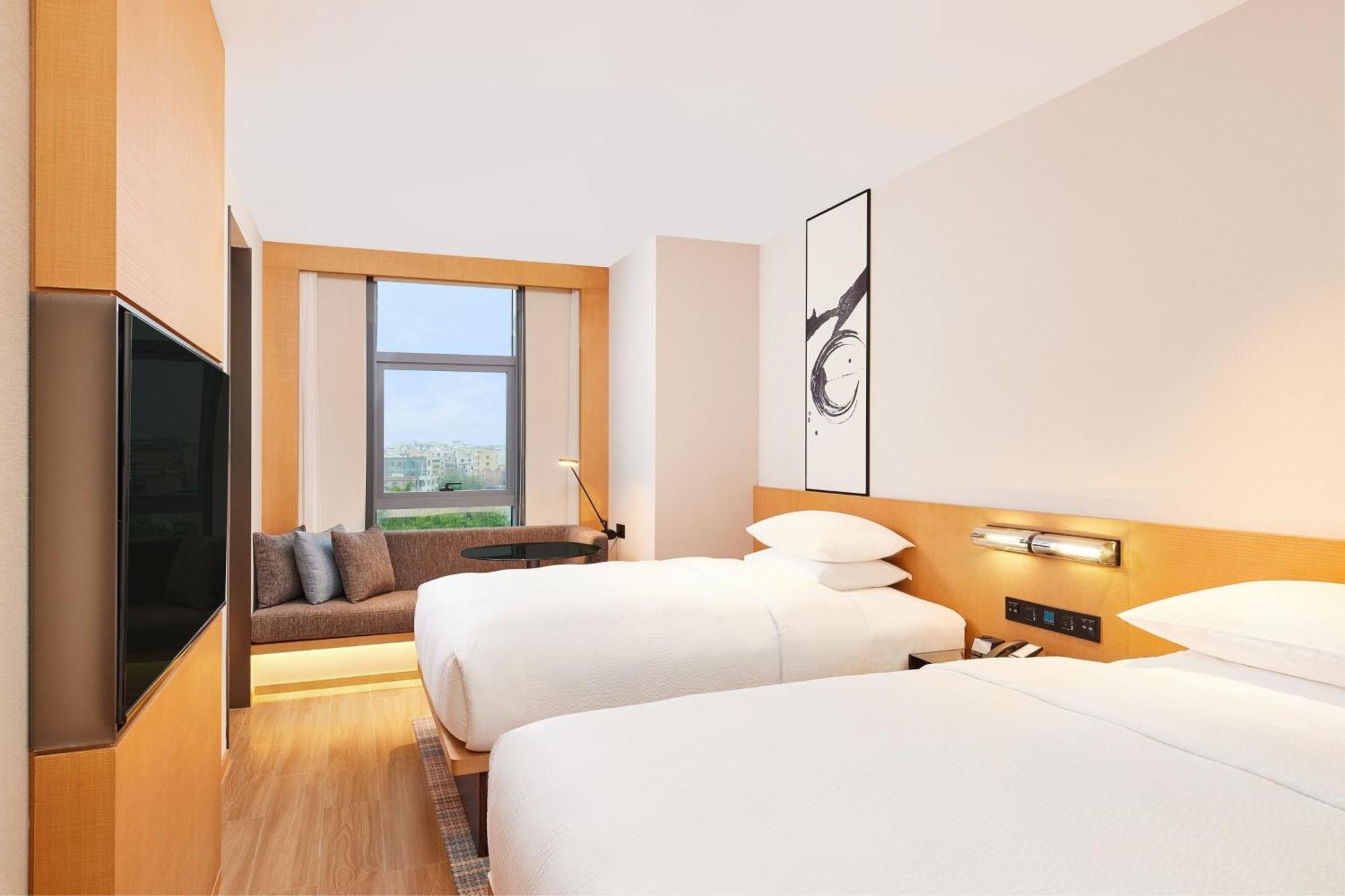 Fairfield By Marriott Guangzhou Konggang Hotell Exteriör bild